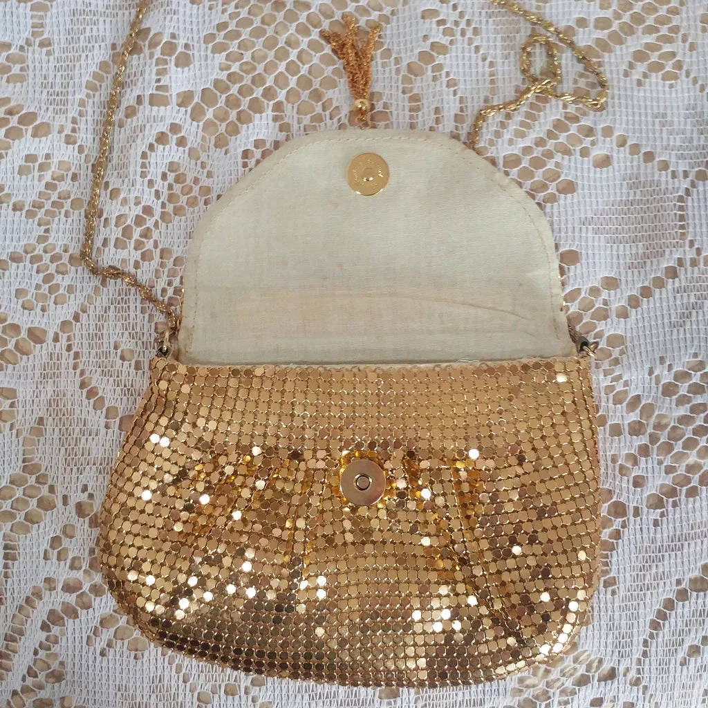 * VINTAGE GOLD MESH EVENING PURSE WITH CHAIN TASSEL - JUST BEAUTIFUL!
