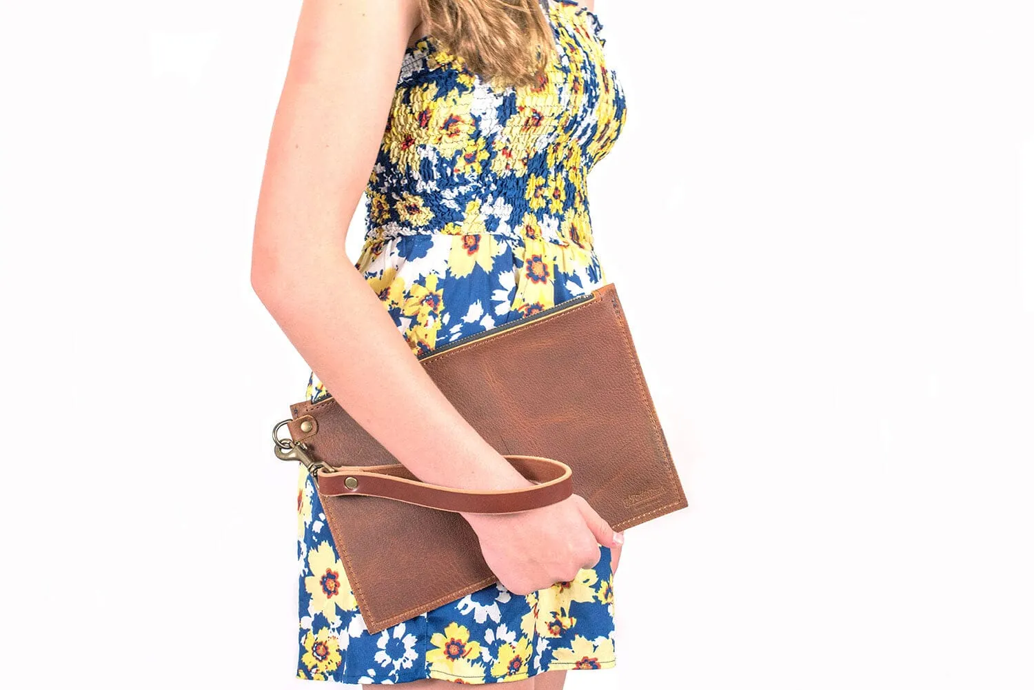 FELICITY ZIPPERED CLUTCH WITH WRISTLET - SMALL - WHISKY BISON