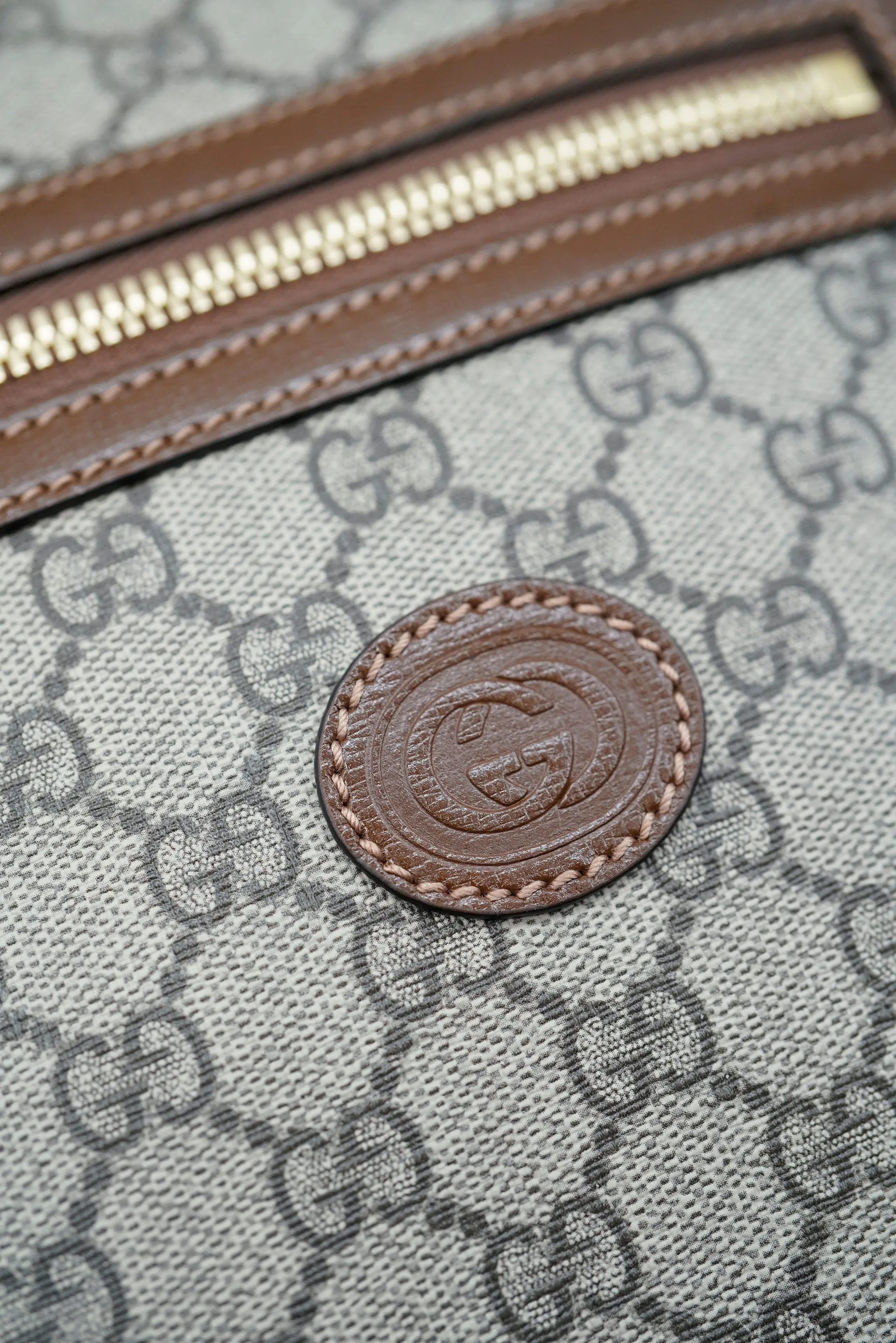 Gucci GG-Supreme leather messenger bag - AWC1965