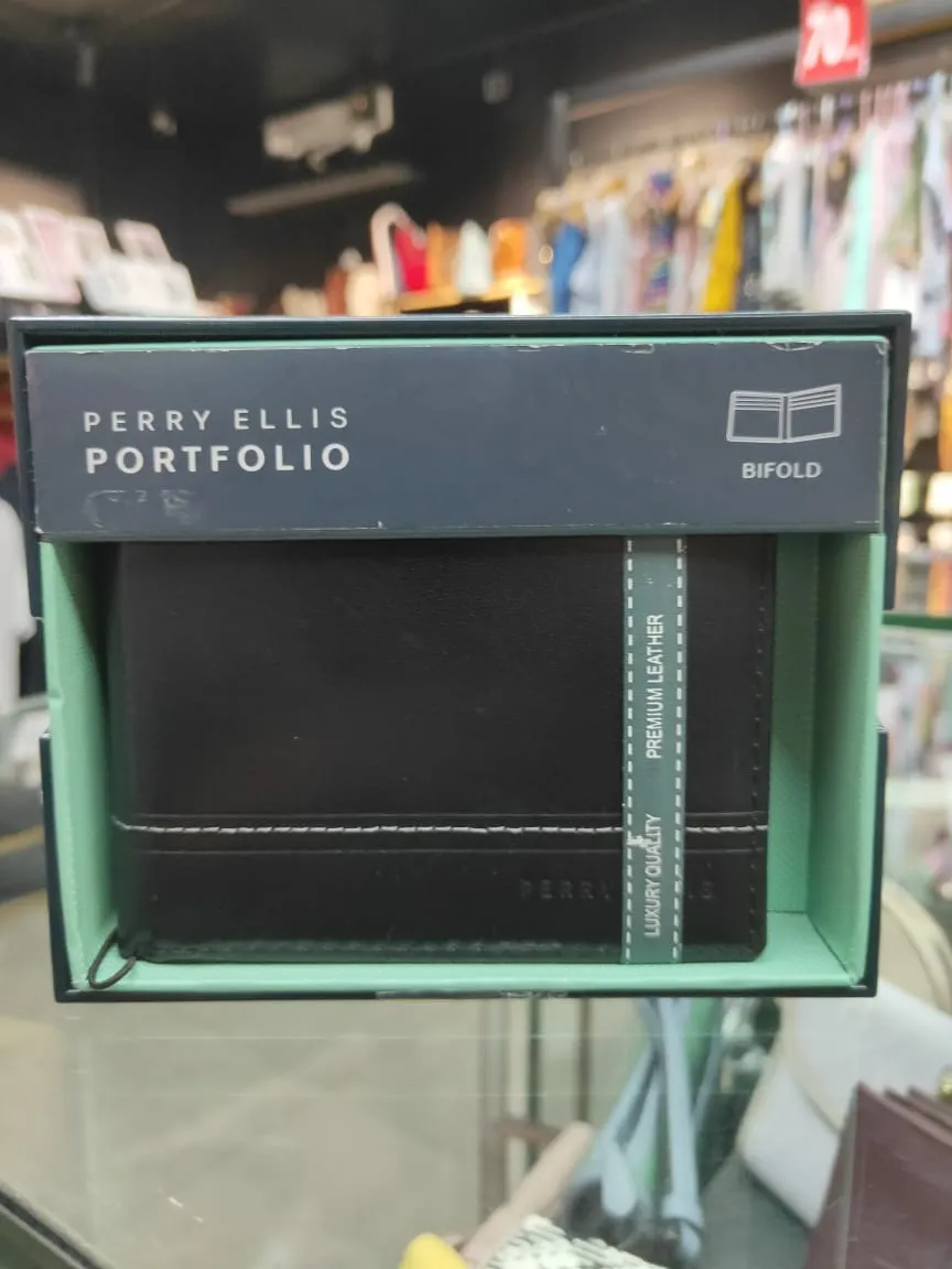 Perry Ellis Portfolio Bifold Leather Wallet