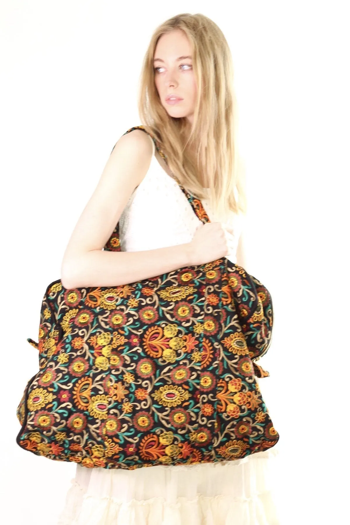 STAYCATION WEEKENDER EMBROIDERED TRAVEL BAG JUDY