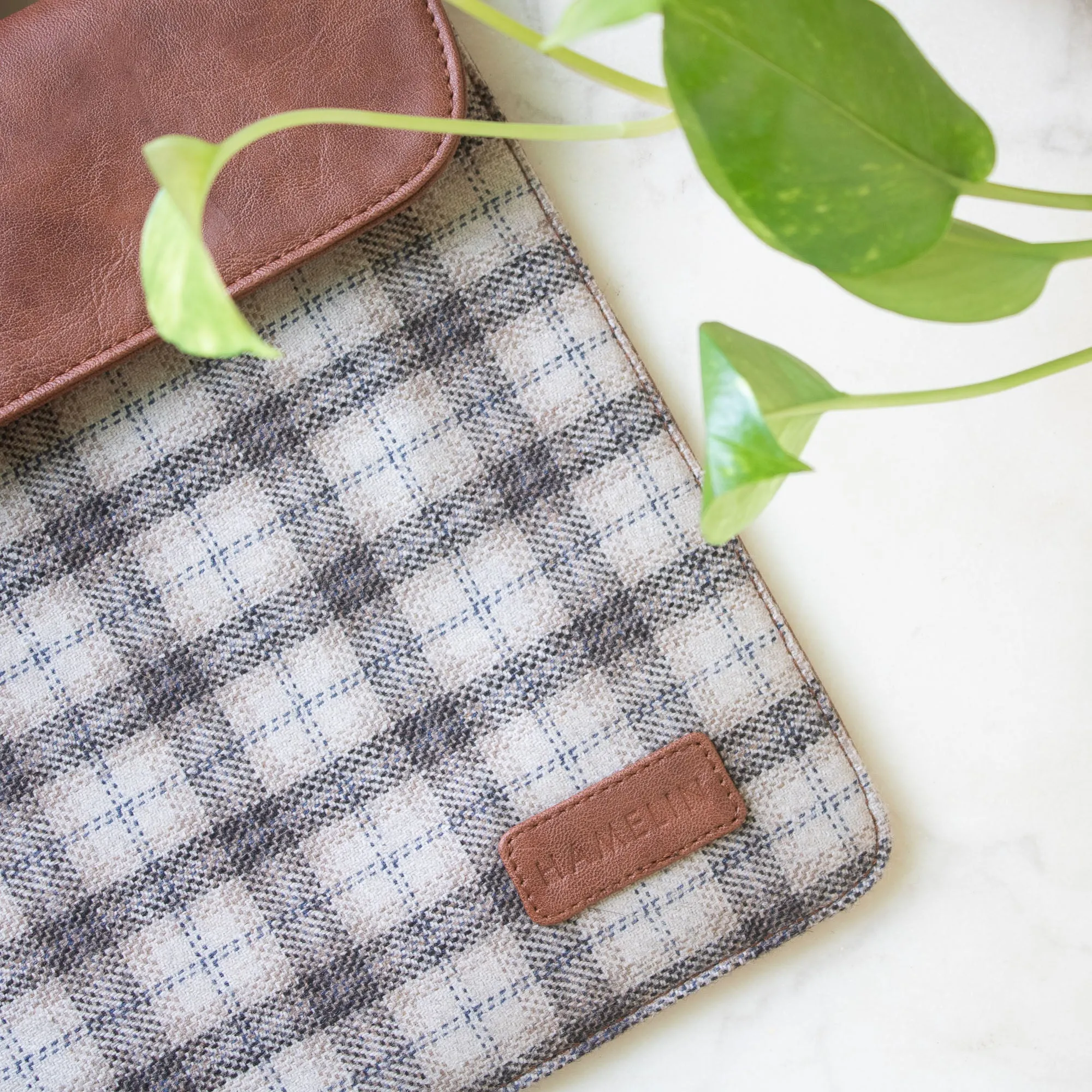 Zeus Macbook Sleeve / Laptop Sleeve (Greige Twill)