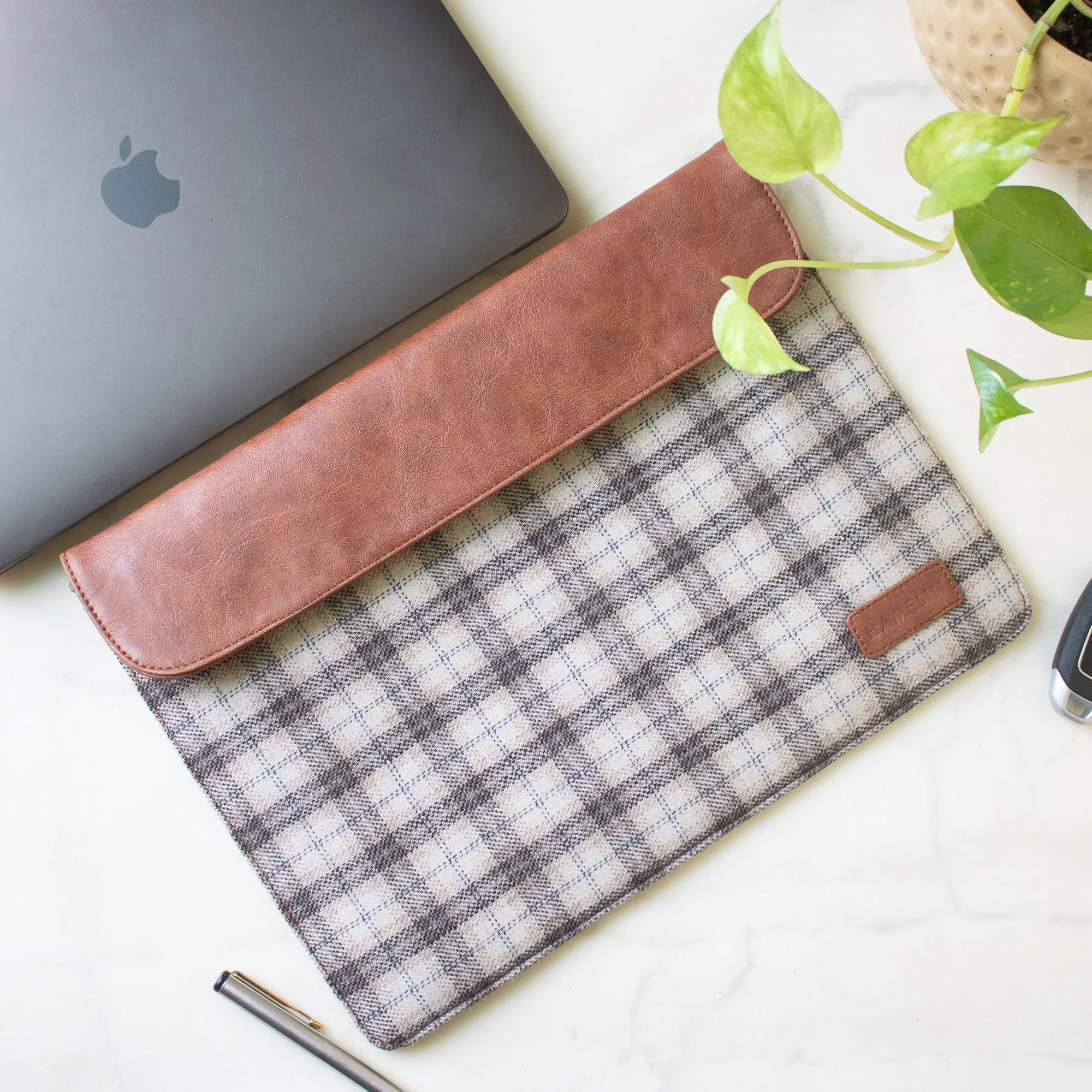 Zeus Macbook Sleeve / Laptop Sleeve (Greige Twill)